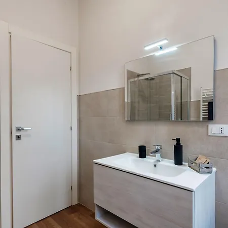 Апартаменти Essenza Moderna Ospedale E Comodita Брешія