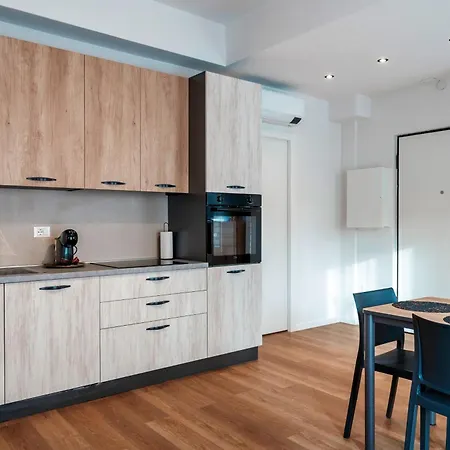 Апартаменти Essenza Moderna Ospedale E Comodita Брешія