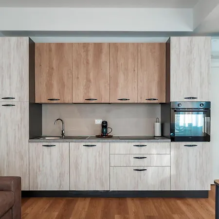 Essenza Moderna Ospedale E Comodita Брешія